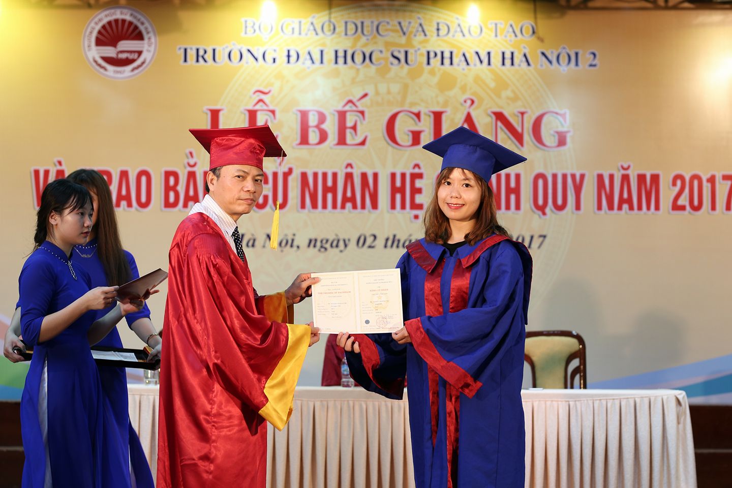 Lễ bế giảng và trao bằng cử nhân, Đại học Sư phạm Hà Nội 2